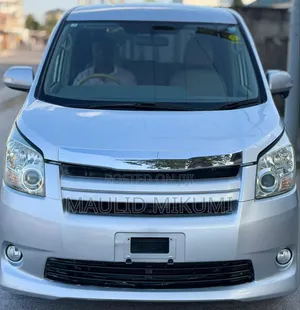 Toyota Noah 2008 Silver