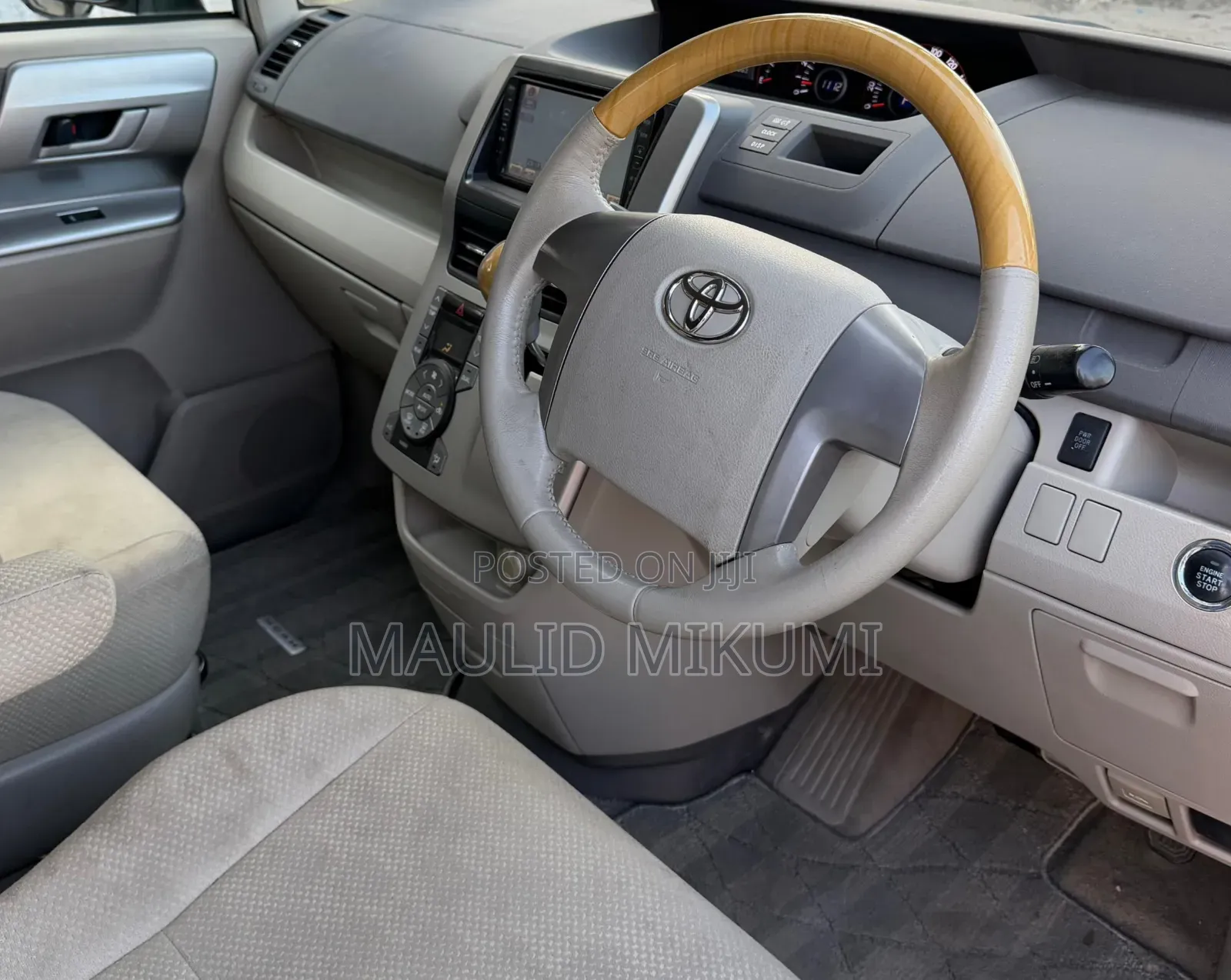 Toyota Noah 2008 Silver