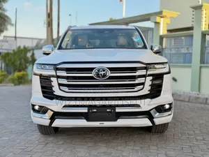 New Toyota Land Cruiser 2025 Off white