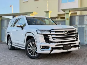 New Toyota Land Cruiser 2025 Off white