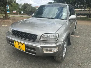 Toyota RAV4 1999 Silver