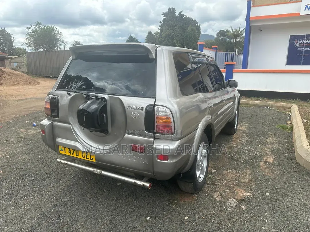 Toyota RAV4 1999 Silver