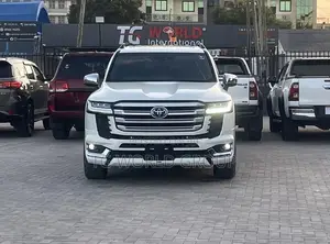 Toyota Land Cruiser LC300 2024 White