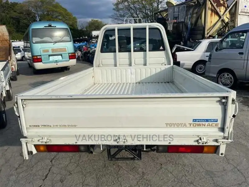 Toyota TownAce 1996 White