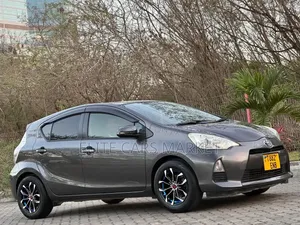 Toyota Aqua 2012 Gray