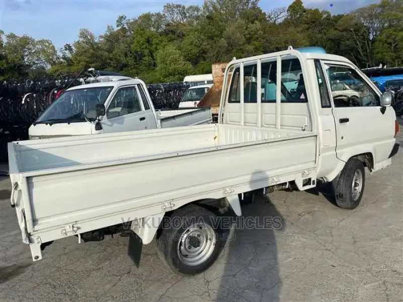 Toyota TownAce 1996 White