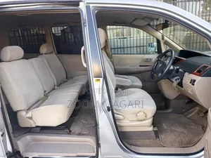 Toyota Noah 2005 Silver