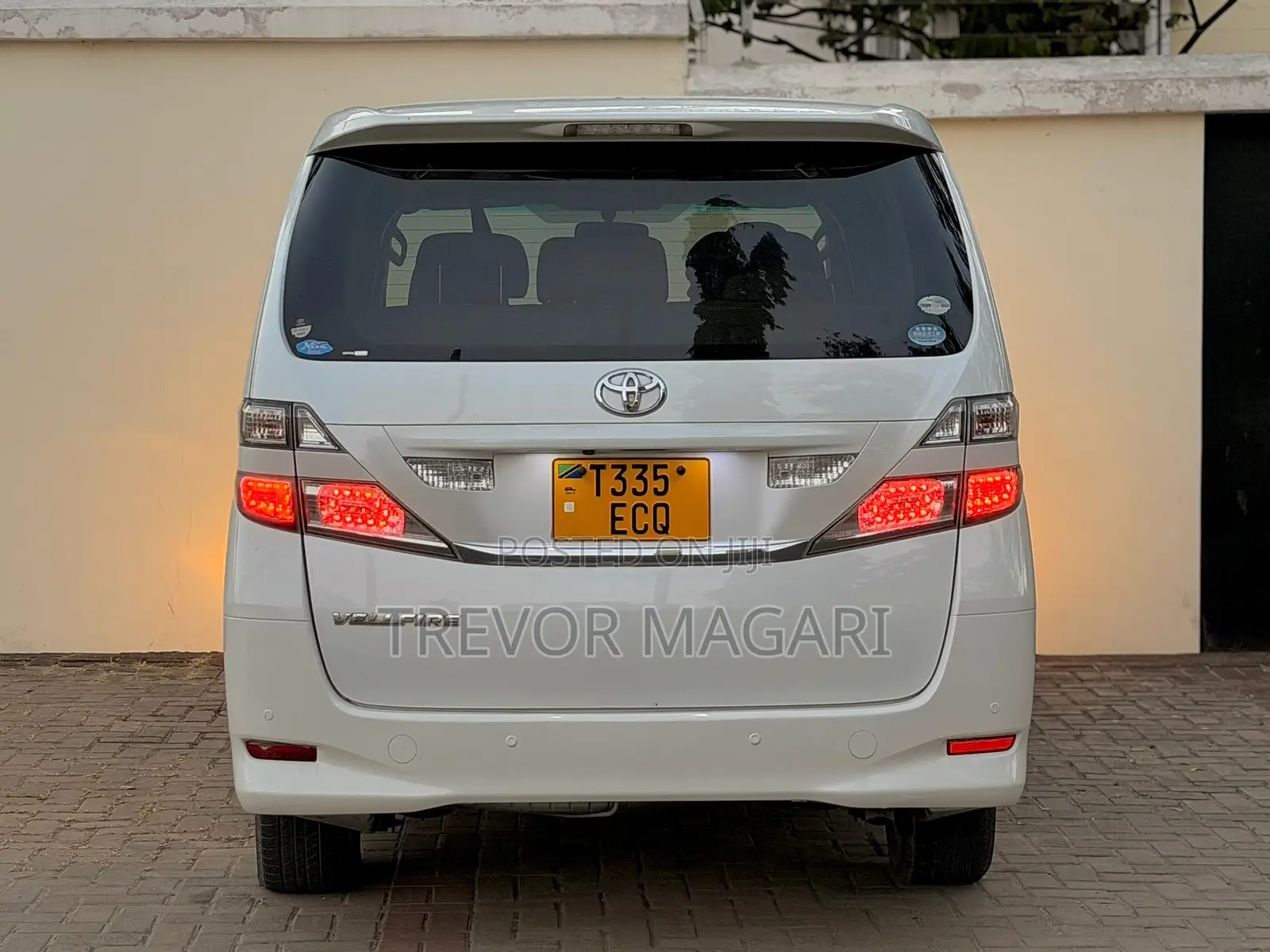 Toyota Vellfire 2009 White