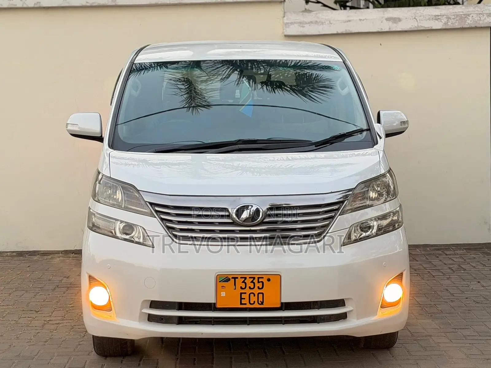 Toyota Vellfire 2009 White