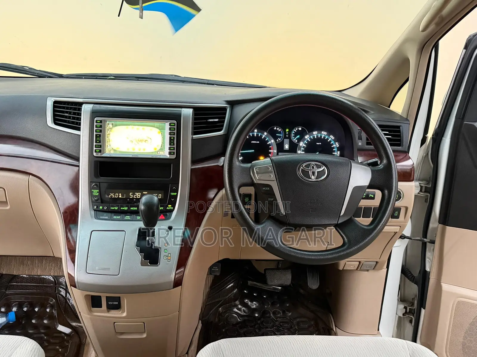Toyota Vellfire 2009 White
