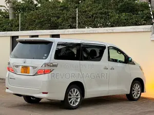 Toyota Vellfire 2009 White
