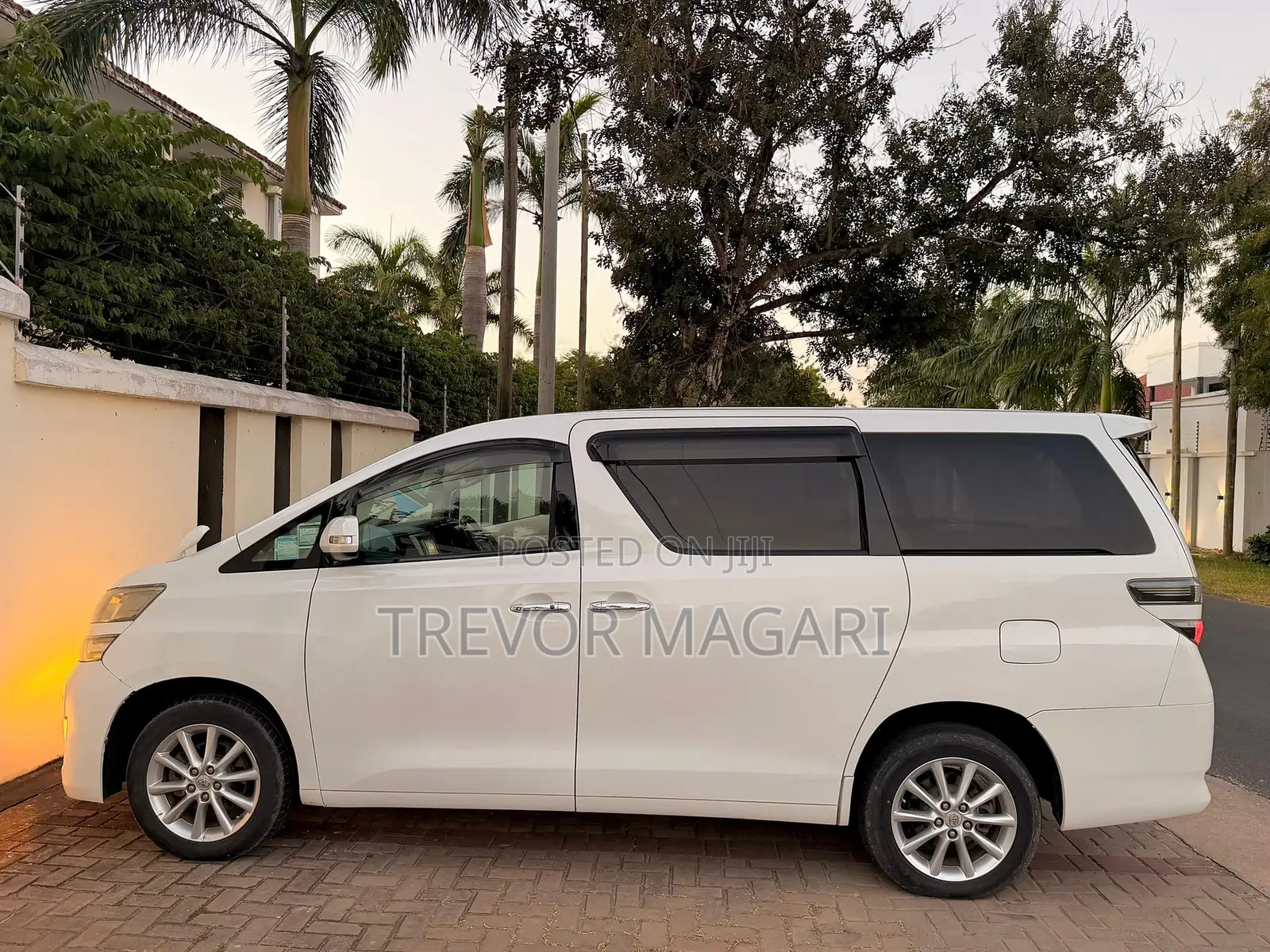 Toyota Vellfire 2009 White