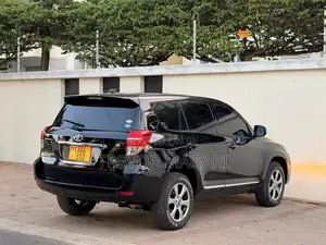 Toyota Vanguard 2010 Black