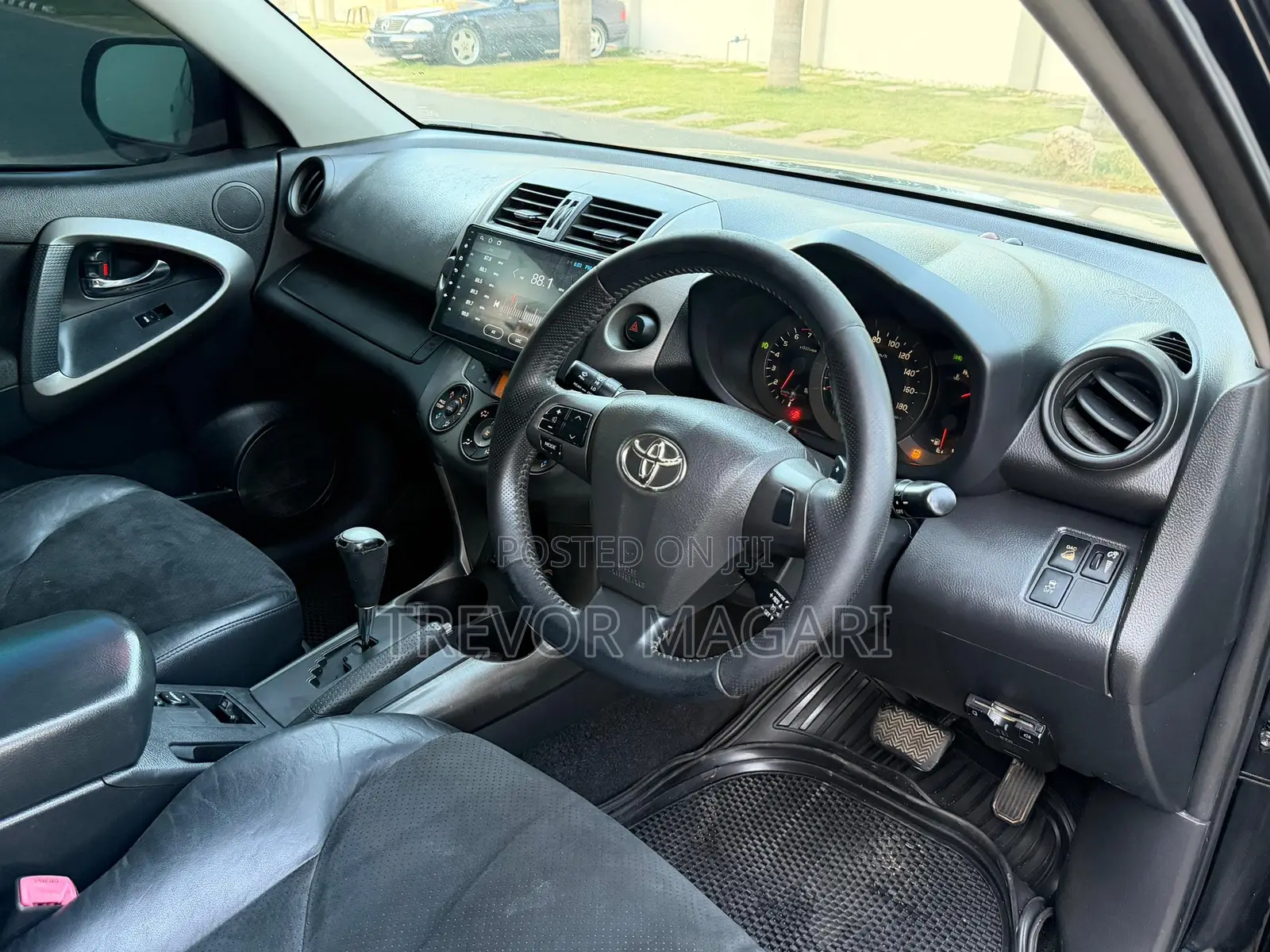 Toyota Vanguard 2010 Black