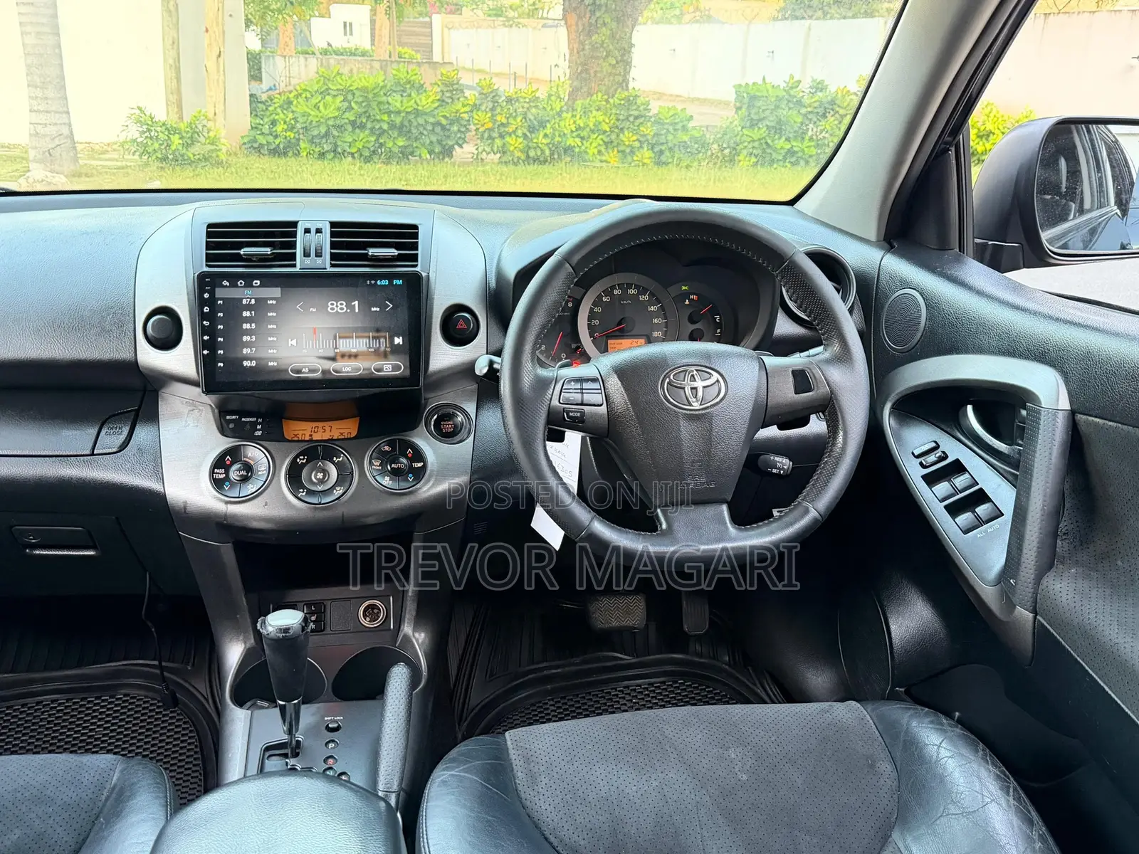 Toyota Vanguard 2010 Black