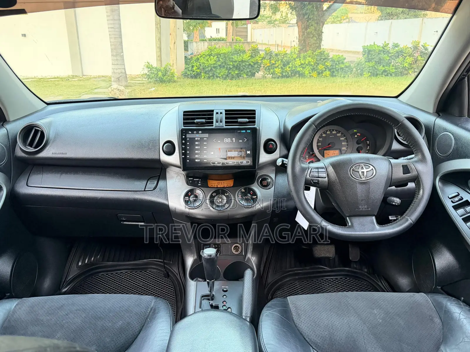 Toyota Vanguard 2010 Black