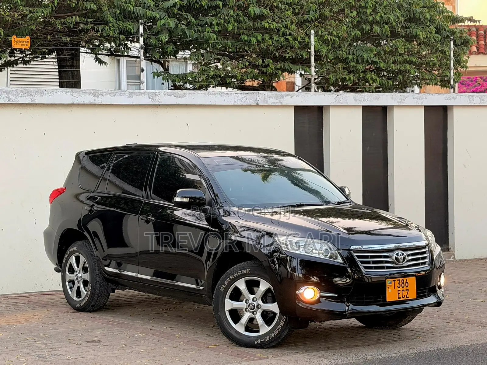 Toyota Vanguard 2010 Black