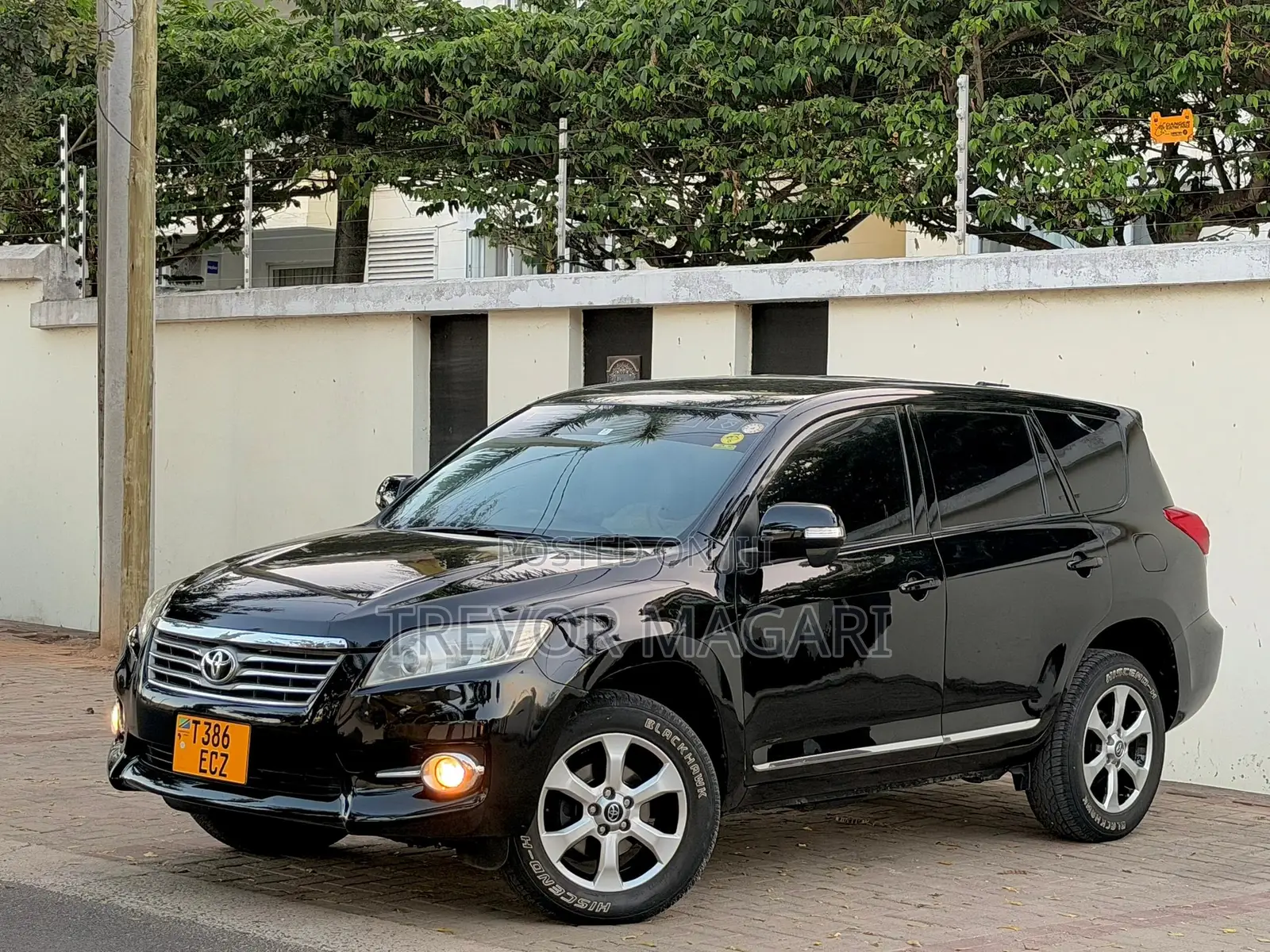 Toyota Vanguard 2010 Black