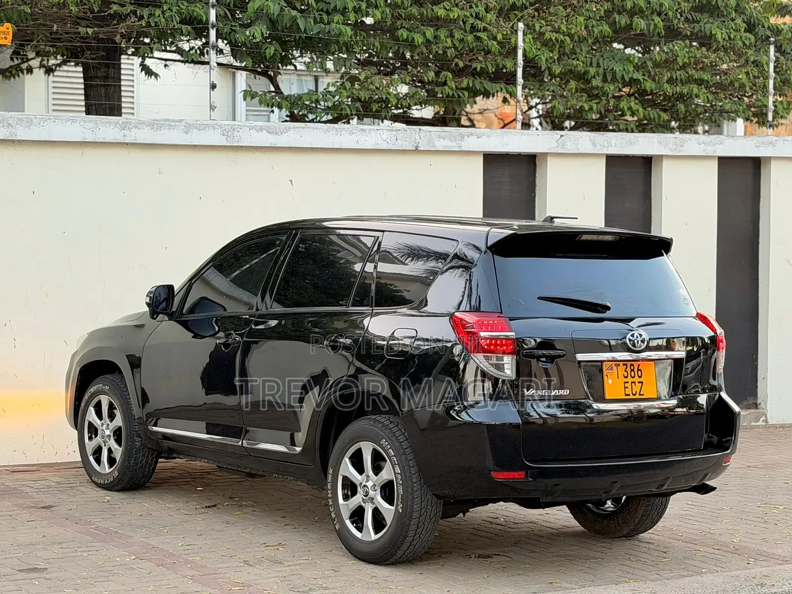 Toyota Vanguard 2010 Black