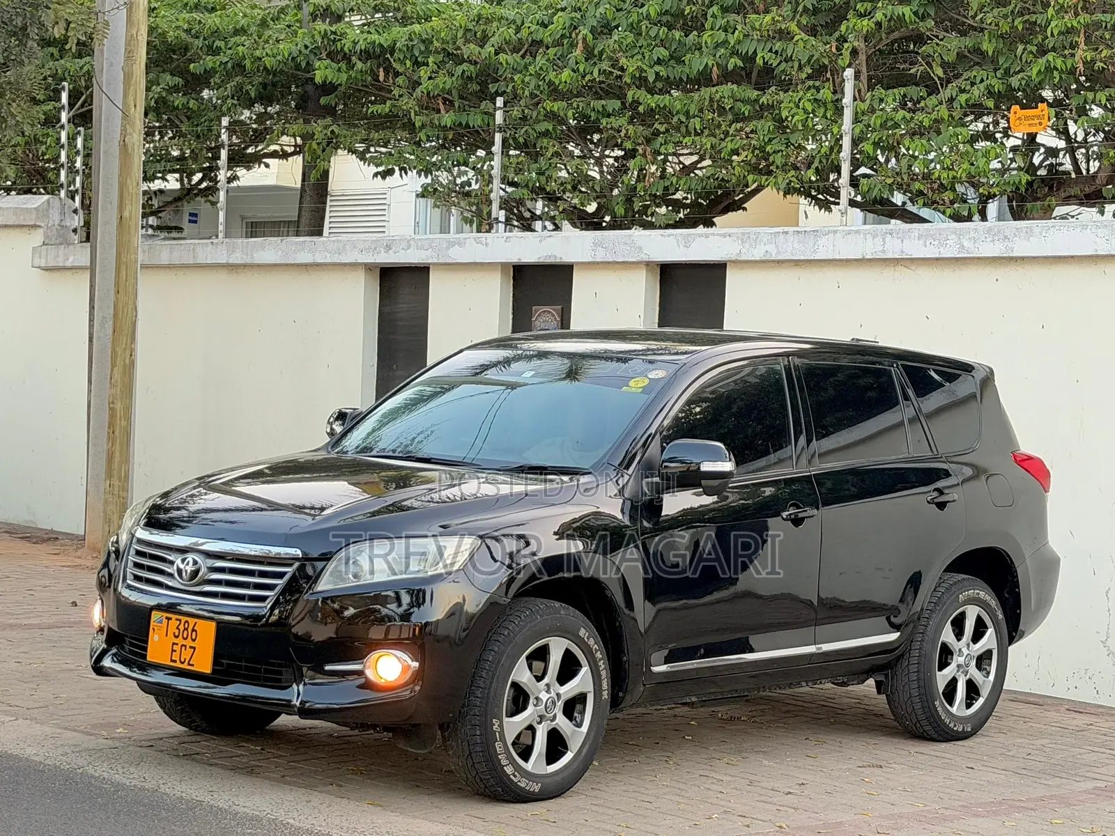Toyota Vanguard 2010 Black