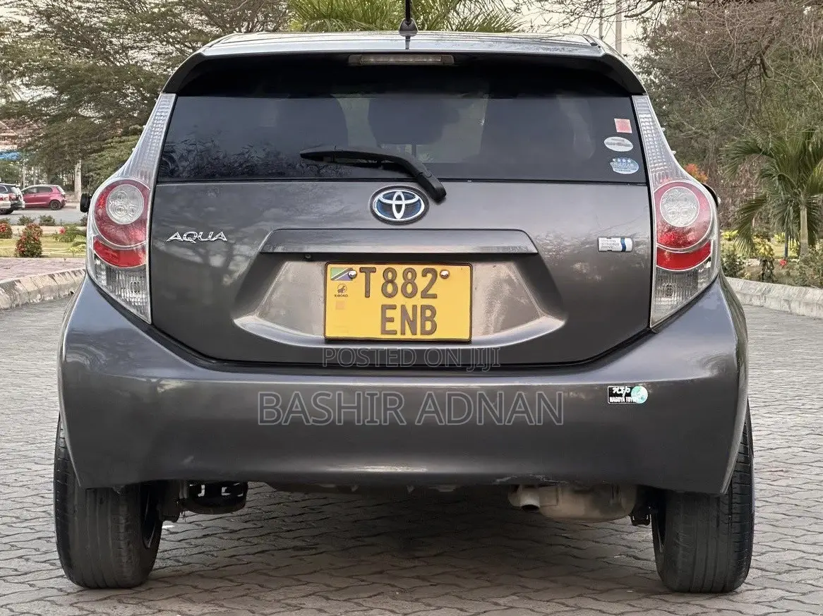Toyota Aqua 2012 Gray