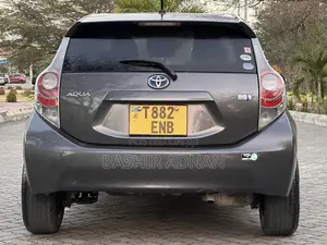 Toyota Aqua 2012 Gray