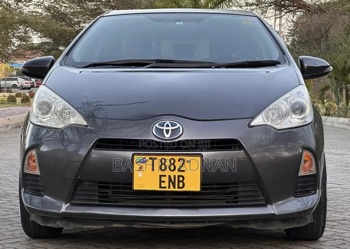 Toyota Aqua 2012 Gray