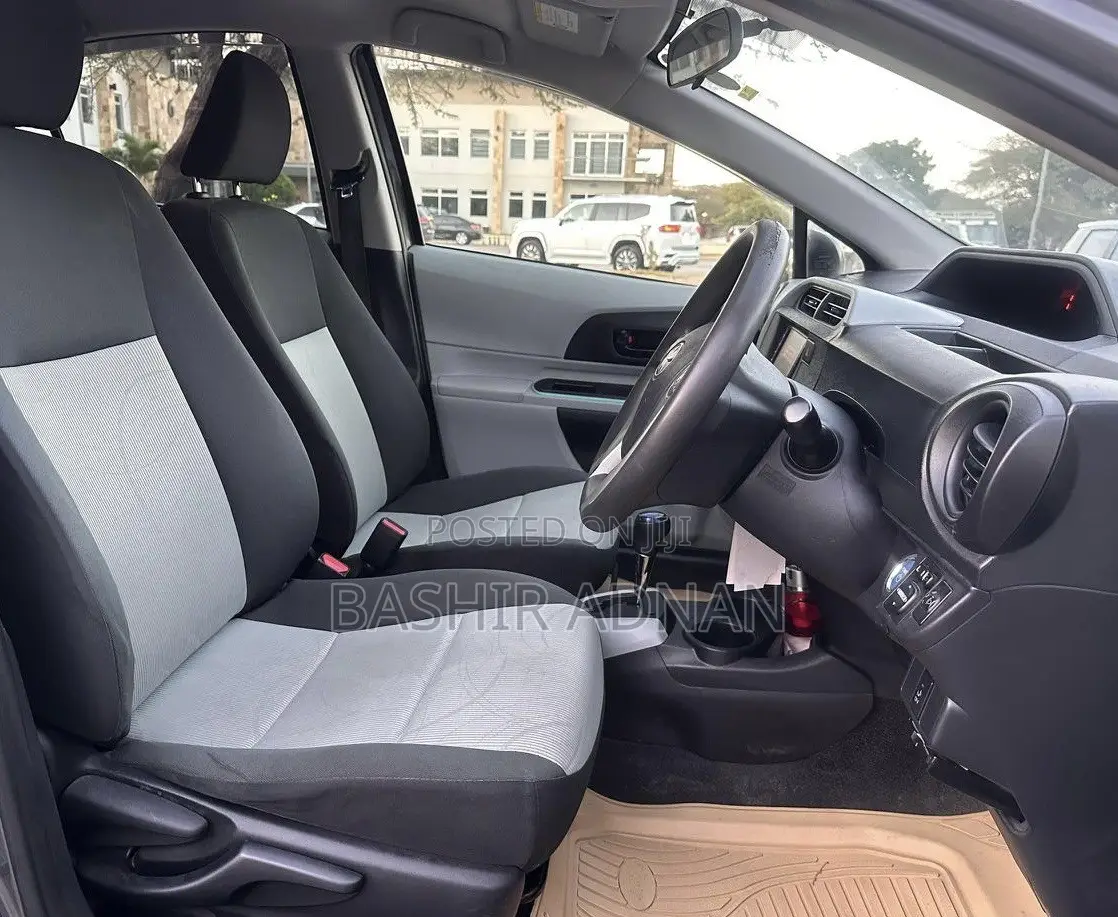 Toyota Aqua 2012 Gray