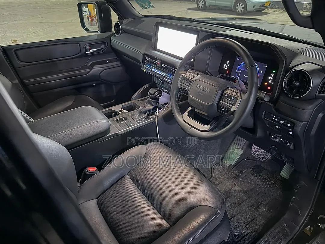 Toyota Land Cruiser Prado 2024 Black
