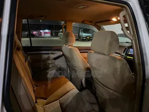 Toyota Land Cruiser Prado 2006 White