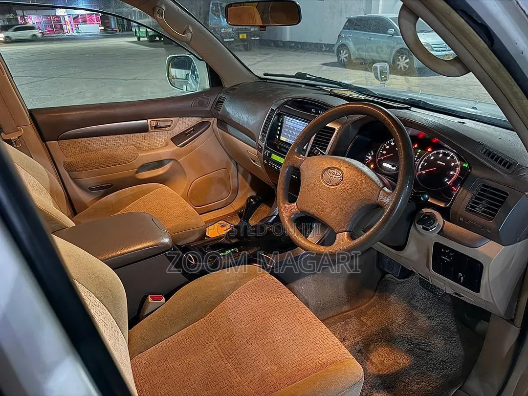 Toyota Land Cruiser Prado 2006 White