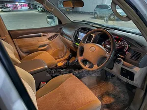 Toyota Land Cruiser Prado 2006 White