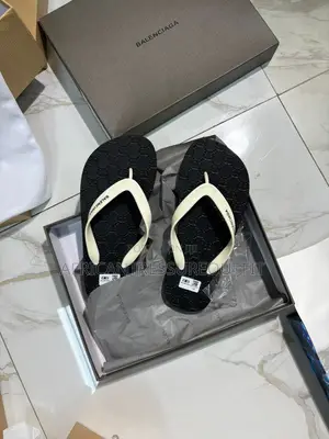 Louis Vuitton Thong Slipper Available |Louis Vuitton & BALENCIAGA