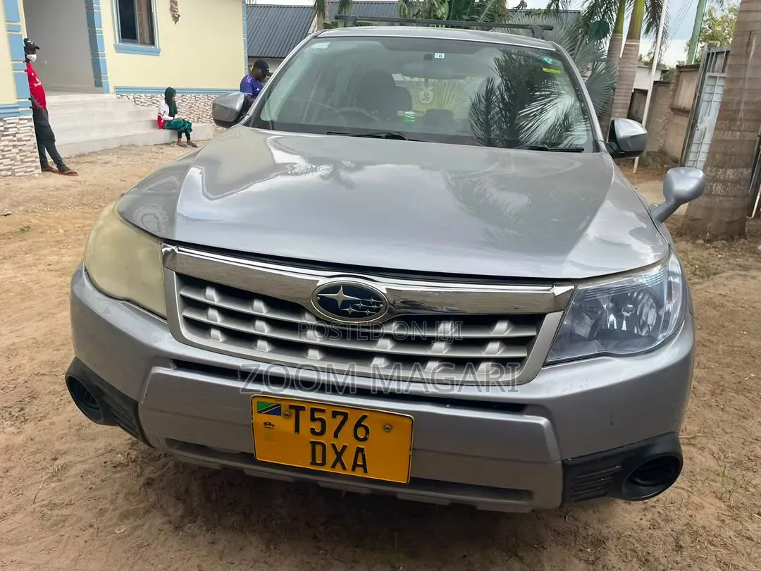 Subaru Forester 2011 Silver