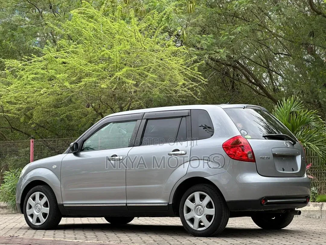Mazda Verisa 2011 Gray