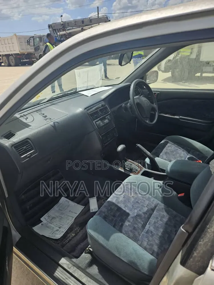 Toyota Carina 2001 Silver