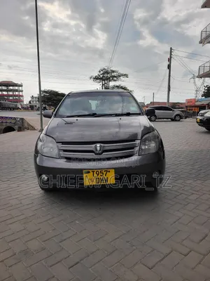 Toyota IST 2005 Gray