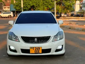 Toyota Crown 2009 White