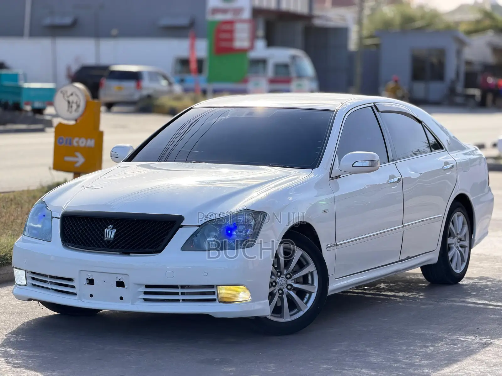 Toyota Crown 2006 White