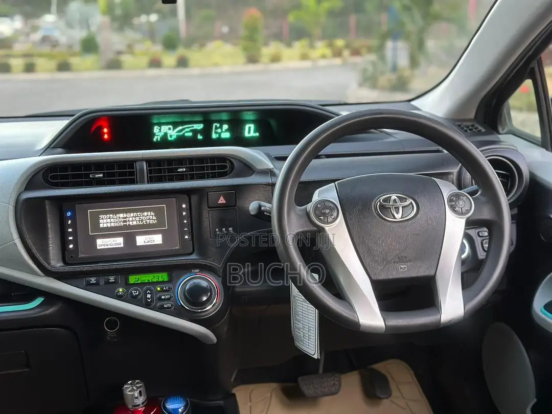 Toyota Aqua 2012 Gray