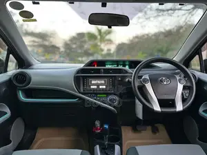 Toyota Aqua 2012 Gray