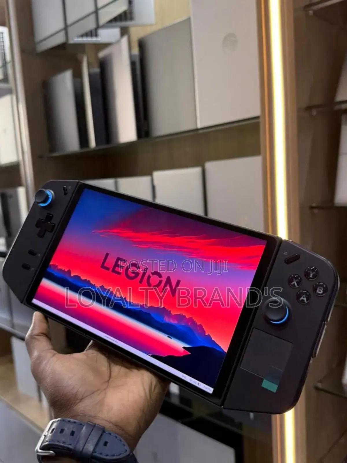 Lenovo Legion Go  8apu1
 1tb SSD | 16gb Ram