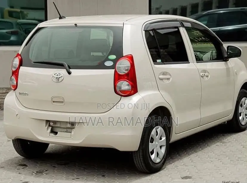 Toyota Passo 2010 White