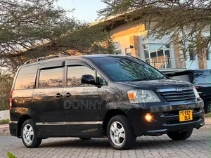 Toyota Noah 2004 Black