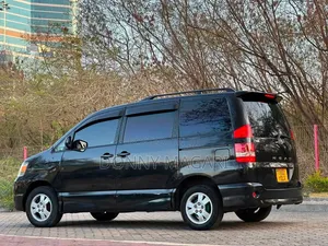 Toyota Noah 2004 Black