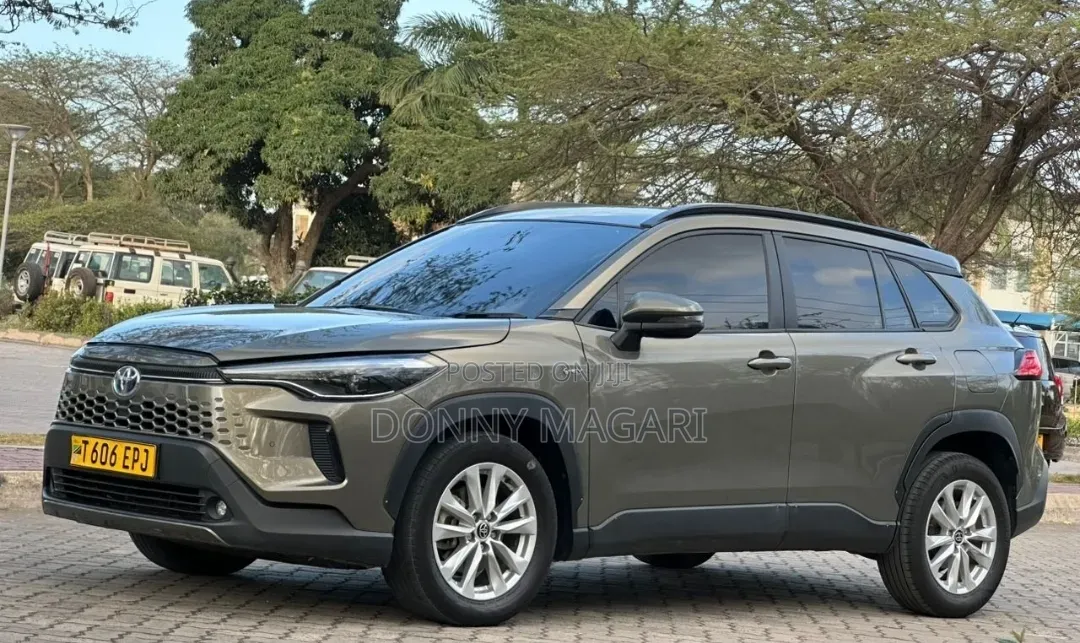 Toyota Corolla Cross 2025 Gray