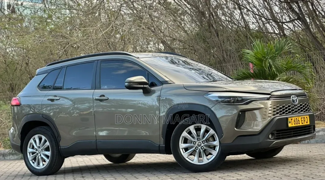 Toyota Corolla Cross 2025 Gray