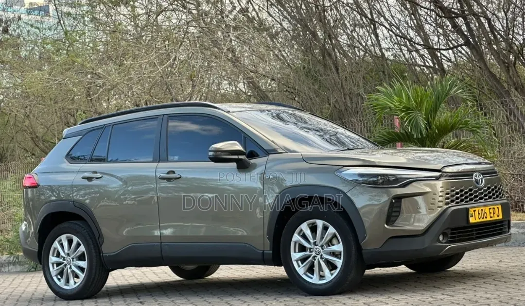 Toyota Corolla Cross 2025 Gray
