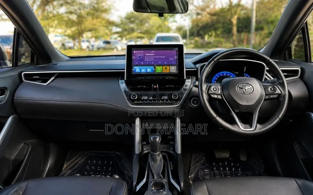 Toyota Corolla Cross 2025 Gray