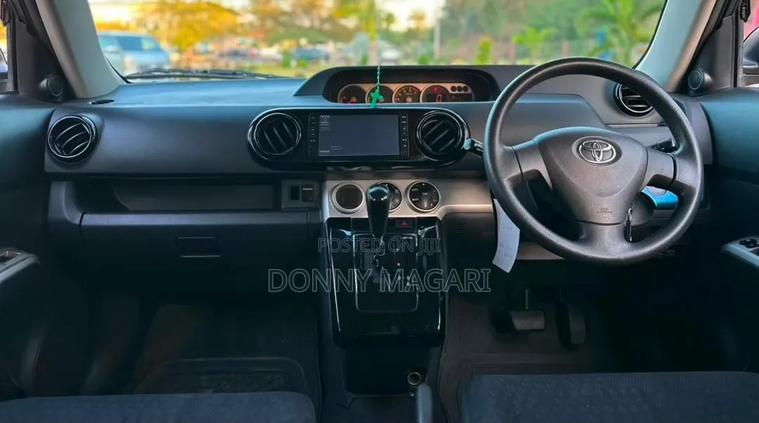 Toyota Corolla Rumion 2009 Black